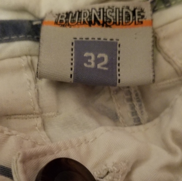 Summer shorts 🇨🇦🇨🇦 - Picture 2 of 3